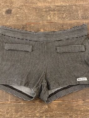 Vintage Guess U.S.A. Women’s Black & Grey Mini Shorts